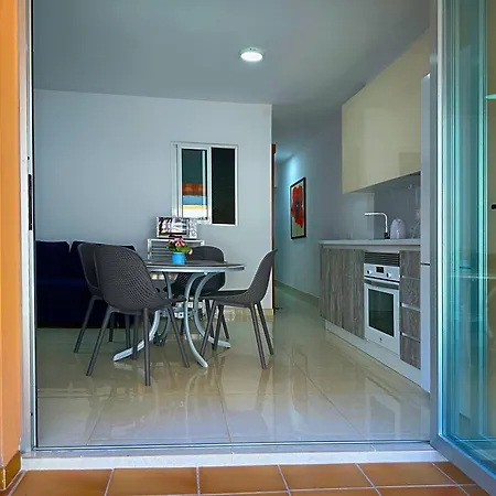 Cristianos Piscina Y Terraza 로스크리스티아노스