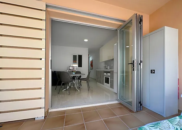 Cristianos Piscina Y Terraza Apartman *