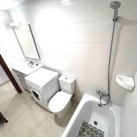 Cristianos Piscina Y Terraza * לוס כריסטיאנוס