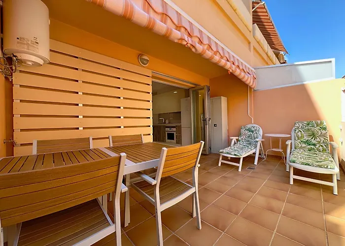 Cristianos Piscina Y Terraza 洛斯克里斯蒂亚诺斯