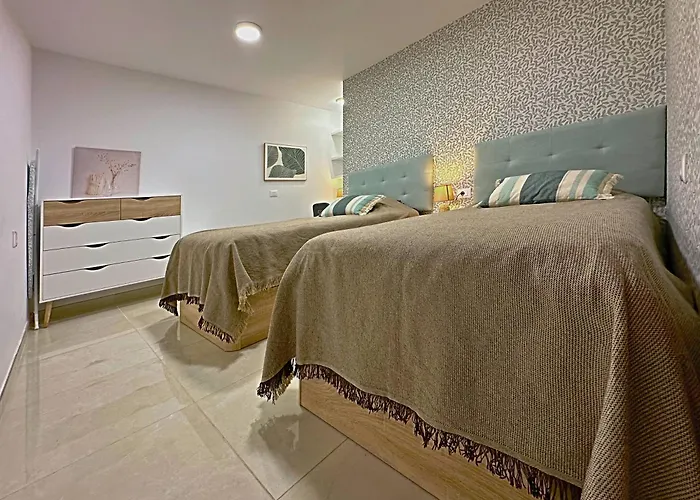 Cristianos Piscina Y Terraza