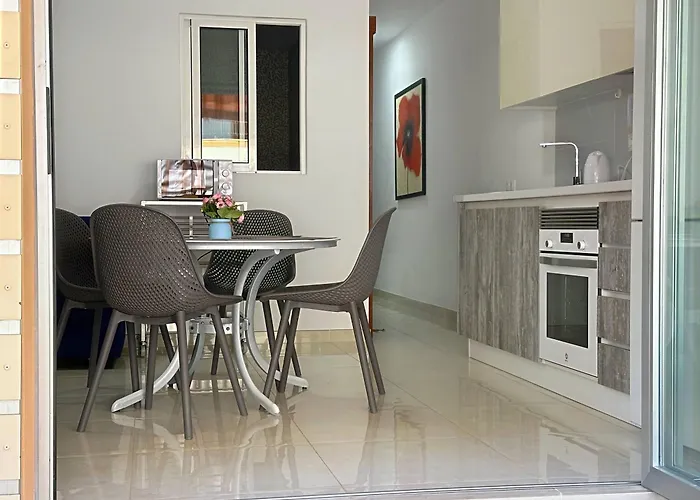 Cristianos Piscina Y Terraza * Los Cristianos (Tenerife)